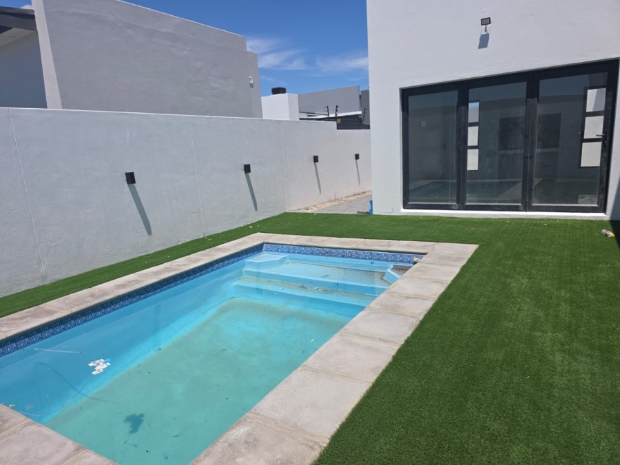 4 Bedroom Property for Sale in Sandown Western Cape